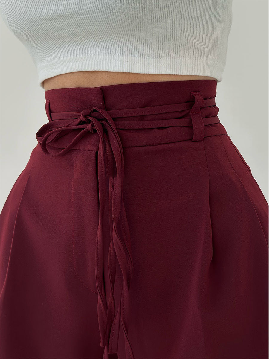 DFFRNT® | Elegante broek met wijde pijpen, hoge tailleband en riemdetail