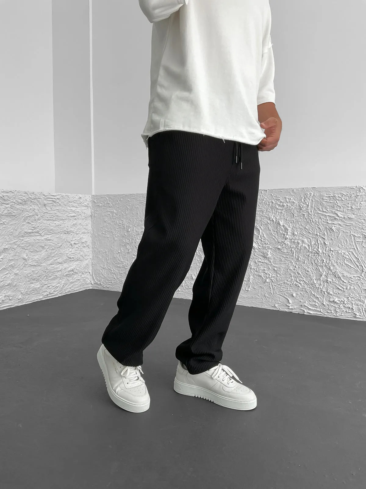 DFFRNT® | Relaxte geribbelde broek