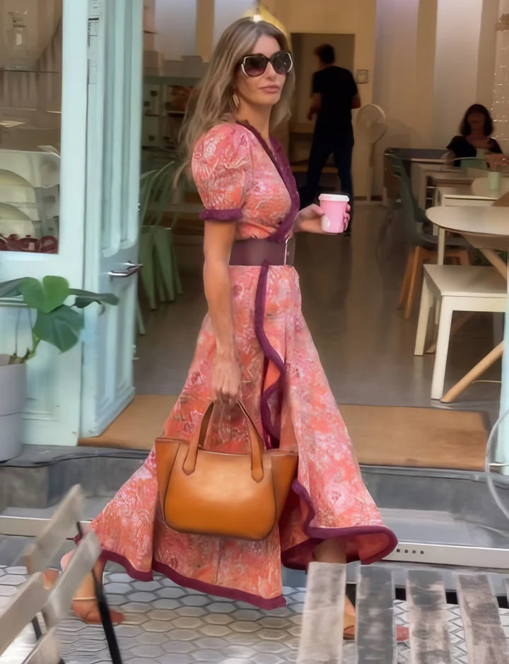 DFFRNT® | Elegante Roze Maxi Dress met Korte Mouwen