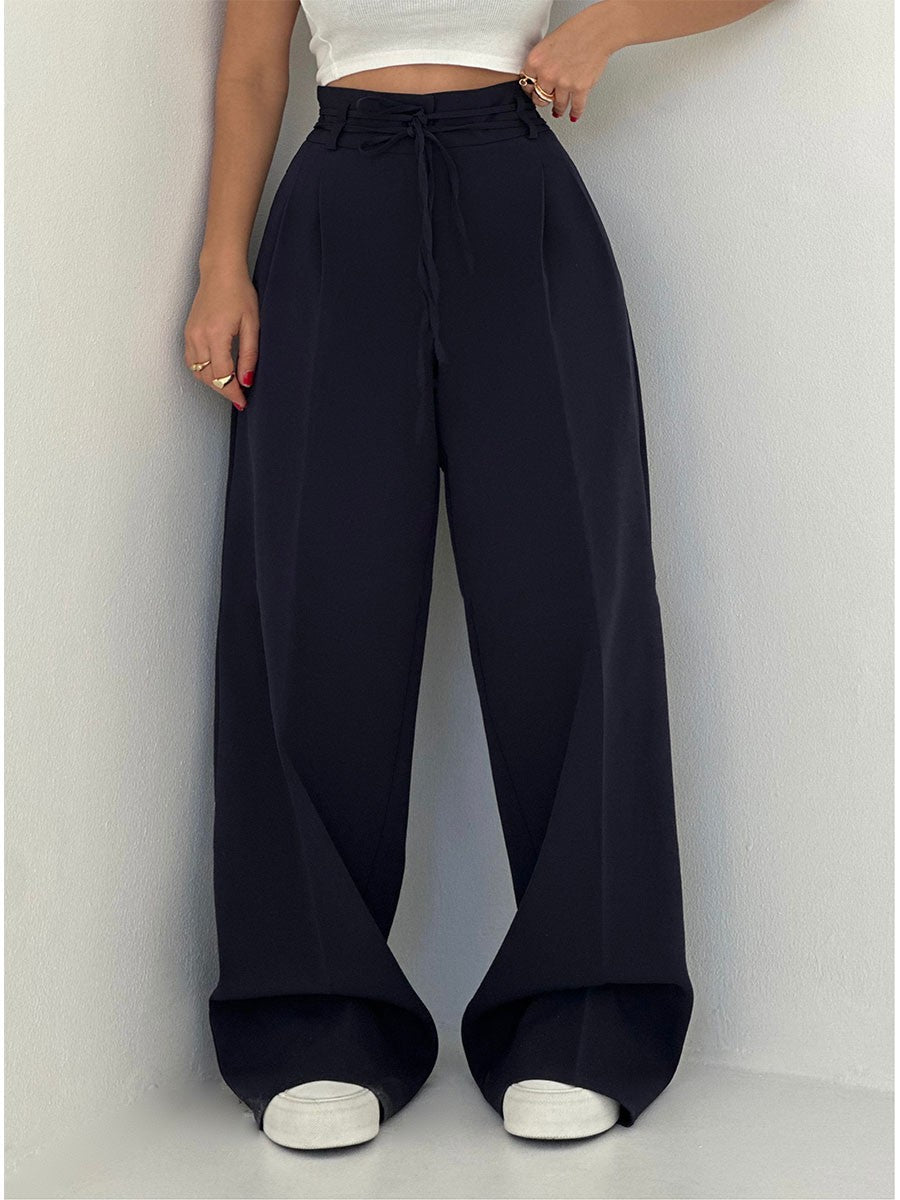 DFFRNT® | Elegante broek met wijde pijpen, hoge tailleband en riemdetail