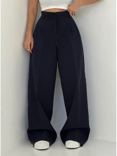 DFFRNT® | Elegante broek met wijde pijpen, hoge tailleband en riemdetail