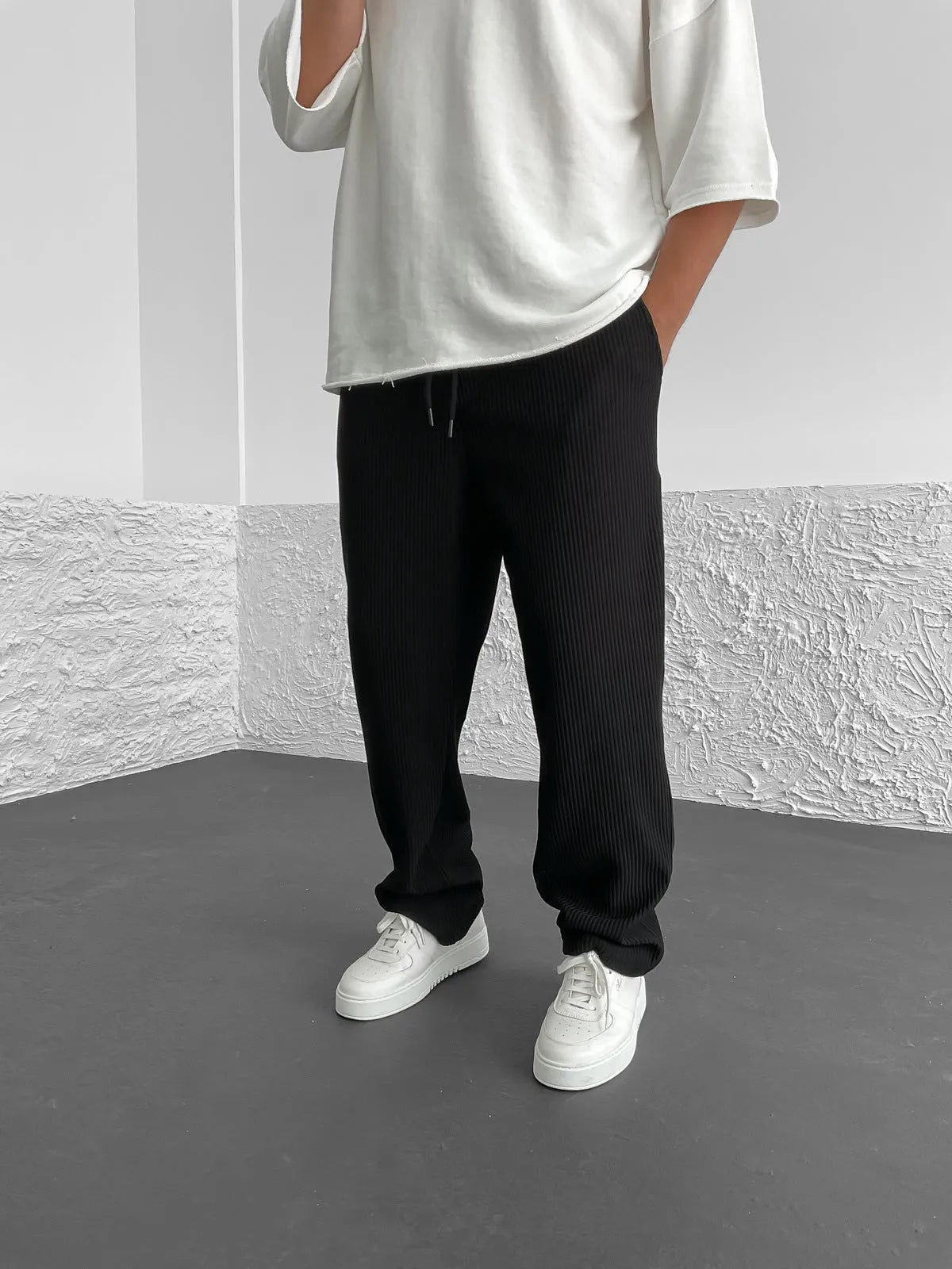 DFFRNT® | Relaxte geribbelde broek